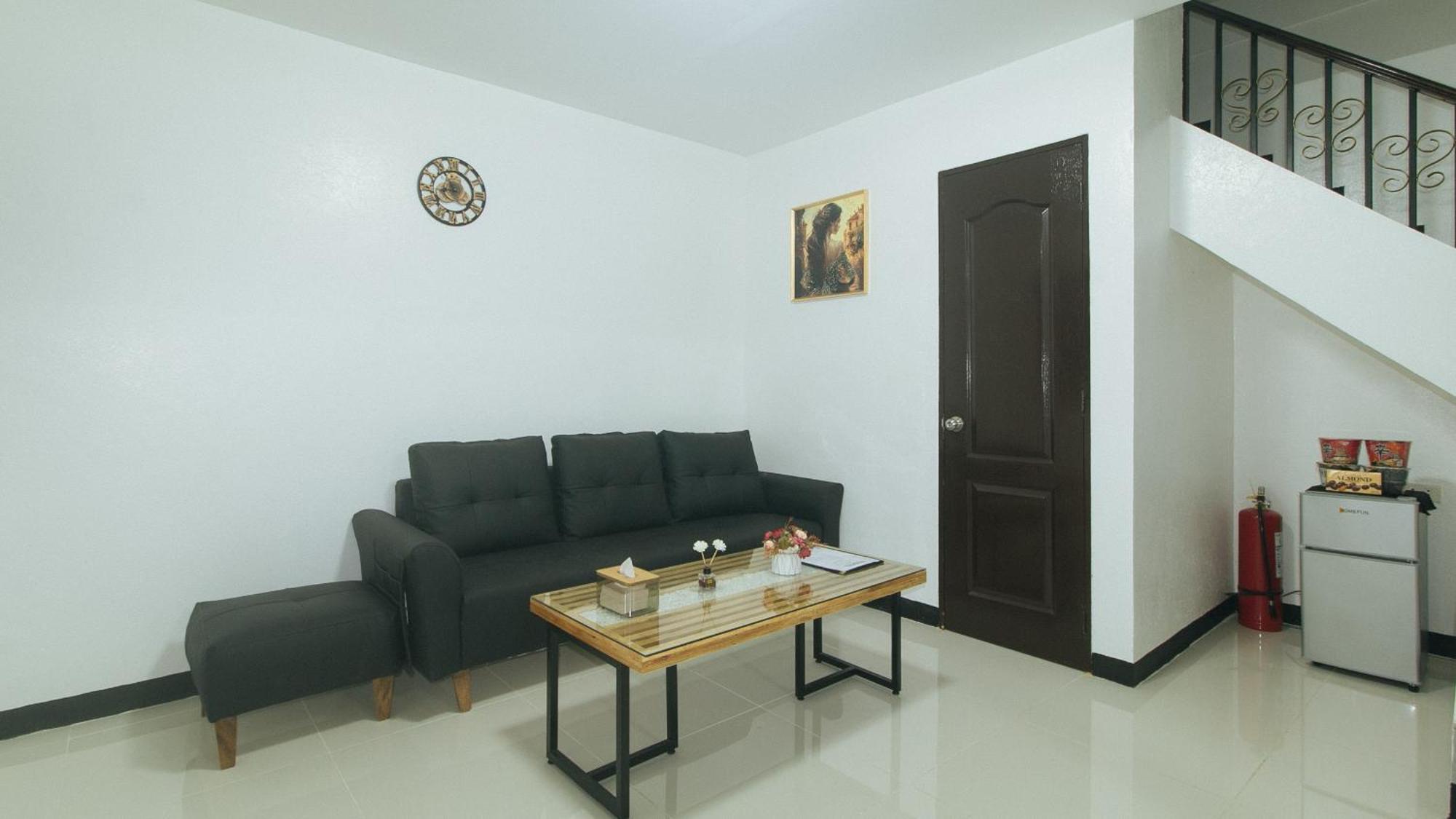 Lavita By Reddoorz Ángeles Extérieur photo